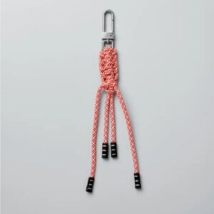 BYREDO BYPRODUCT KANTHA KNOT PARACORD CHARM
